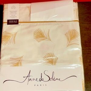 NEW Anne De Solene PLUME King Flat sheet. 100% Cotton